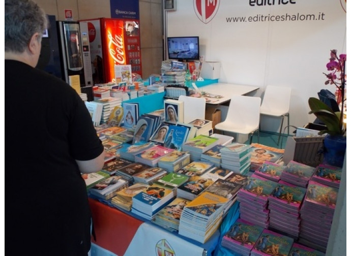 Stand Shalom al Meeting di Rimini il 20 pomeriggio